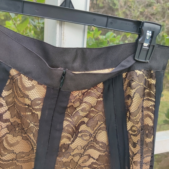 Lace and ribbon skirt - Picture 7 of 9